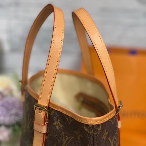 🎉SOLD 🎉Bucket GM (Large) Bag - Picture 14 of 14